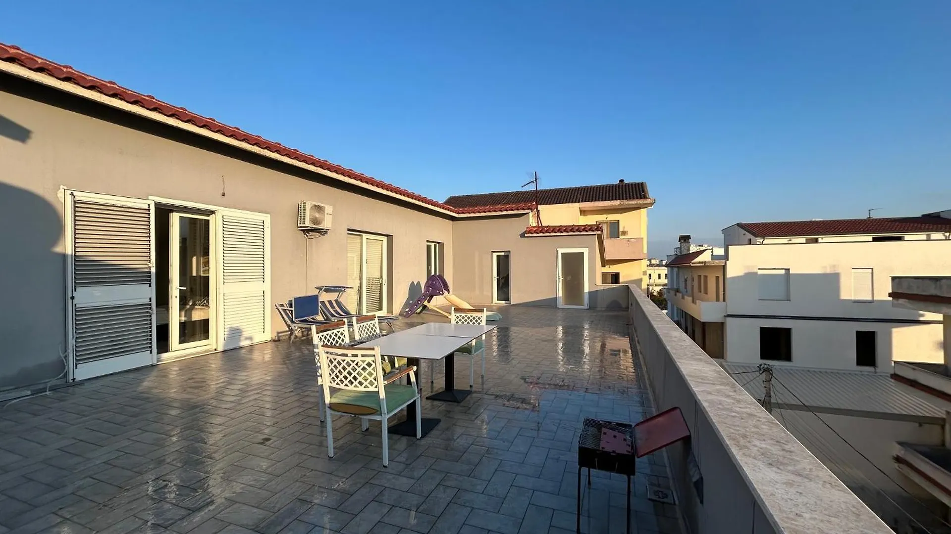 Henri'S Apartament Durres 0*,