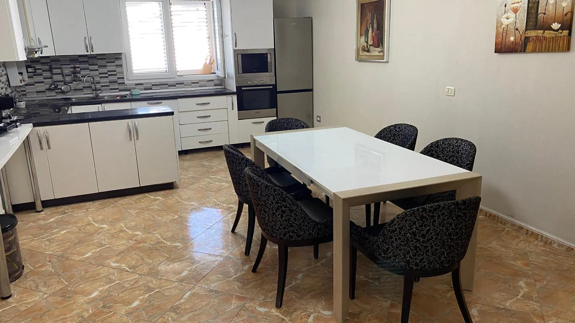 Henri'S Apartament Durres Albania