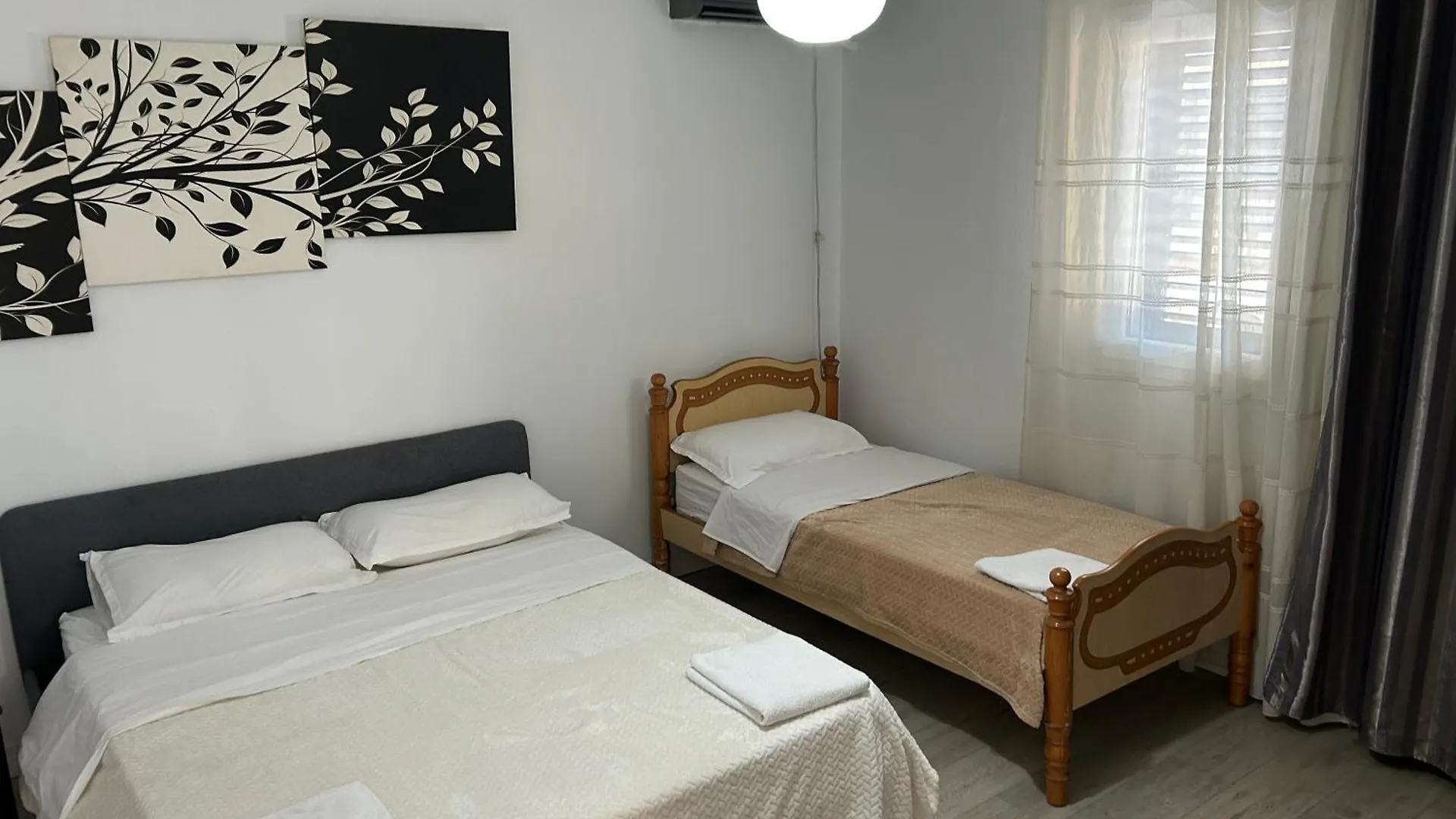 Guest house Henri'S Apartament Durres