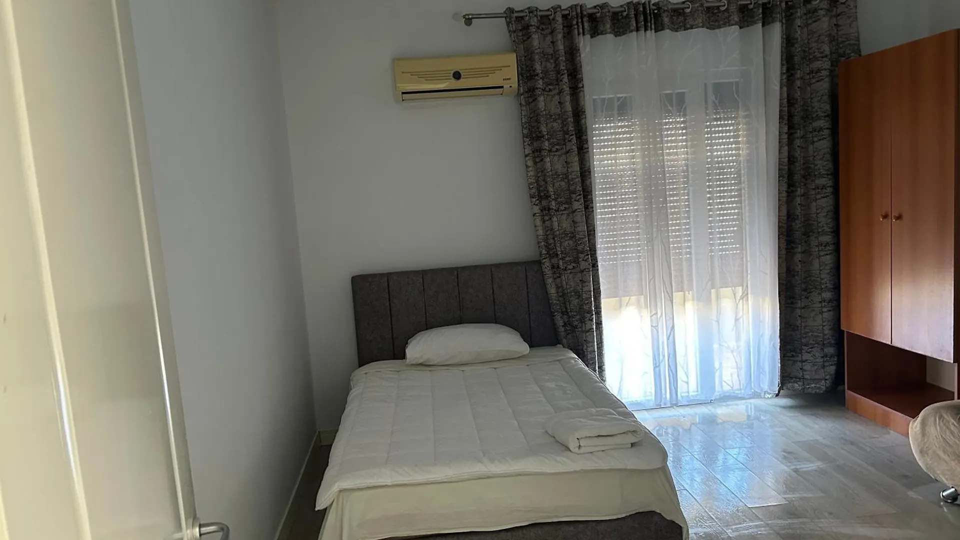Guest house Henri'S Apartament Durres Albania